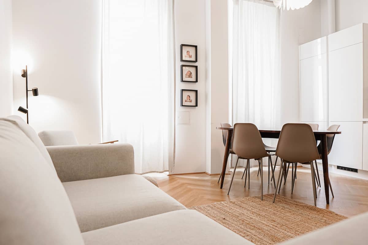 Exclusive Apartment | Living area | 43-inch Smart TV with digital channels, TV, Netflix