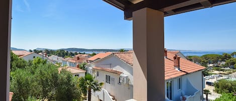 Appartement (One Bedroom Apartment with Terrace an) | Vue depuis lâhĂ©bergement