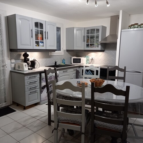 Villa 3 chambres, proche plage et commerces, secteur calme. Classée 3*