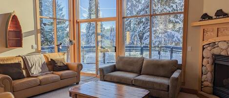 House, 3 Bedrooms | Living area