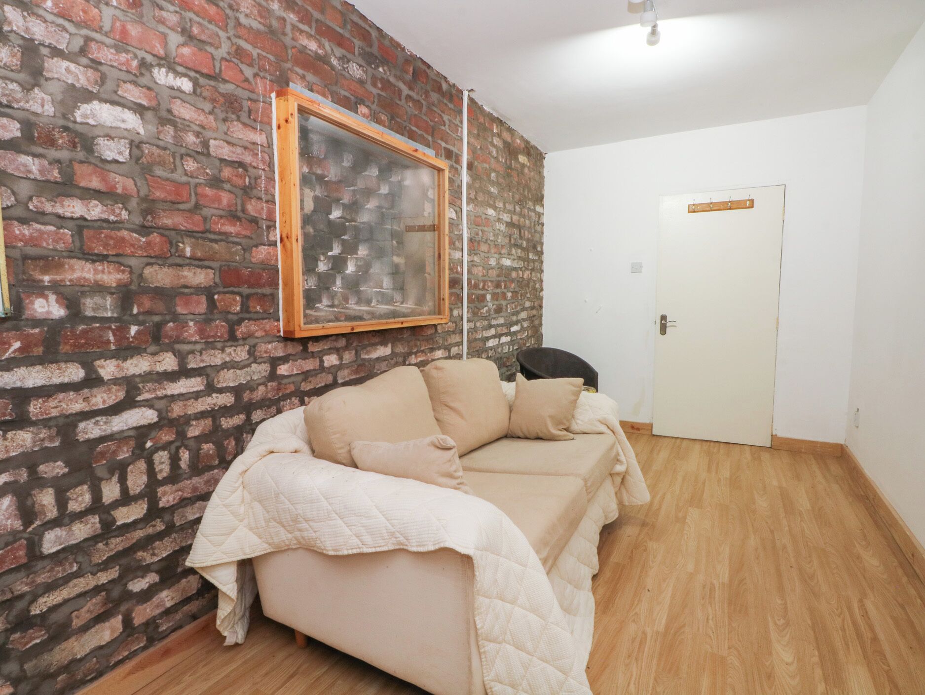 The Toolshed, Romantic, Character Holiday Cottage In Birchwood - Warrington