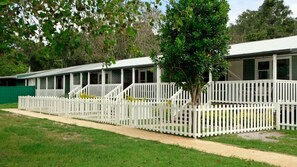 Exterior - Sahara Trails 'Cabin 1' - WiFi, Air Conditioning, Horse Riding and much more !! (Anna Bay)