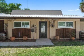 Exterior - Mason Creek Lodge - Waterfront Pool Home - Fishing - Scalloping (Homosassa)