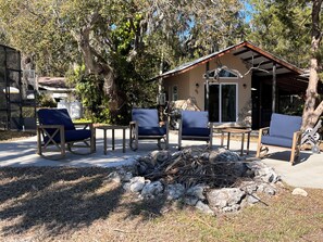 Terrace/patio - Mason Creek Lodge - Waterfront Pool Home - Fishing - Scalloping (Homosassa)