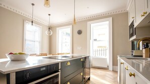 Hus, privat bad | Delt kjøkken | Kaffetrakter/tekoker, vannkoker og brødrister