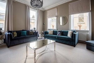 House, Private Bathroom | Lounge