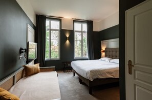 Desk, laptop workspace, free WiFi, bed sheets - Le Château d'Aubry (Aubry-du-Hainaut)