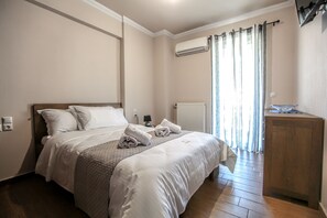 2 bedrooms, blackout drapes, soundproofing, free WiFi - Meteora Fantasia Luxury Residence (Kalabaka)