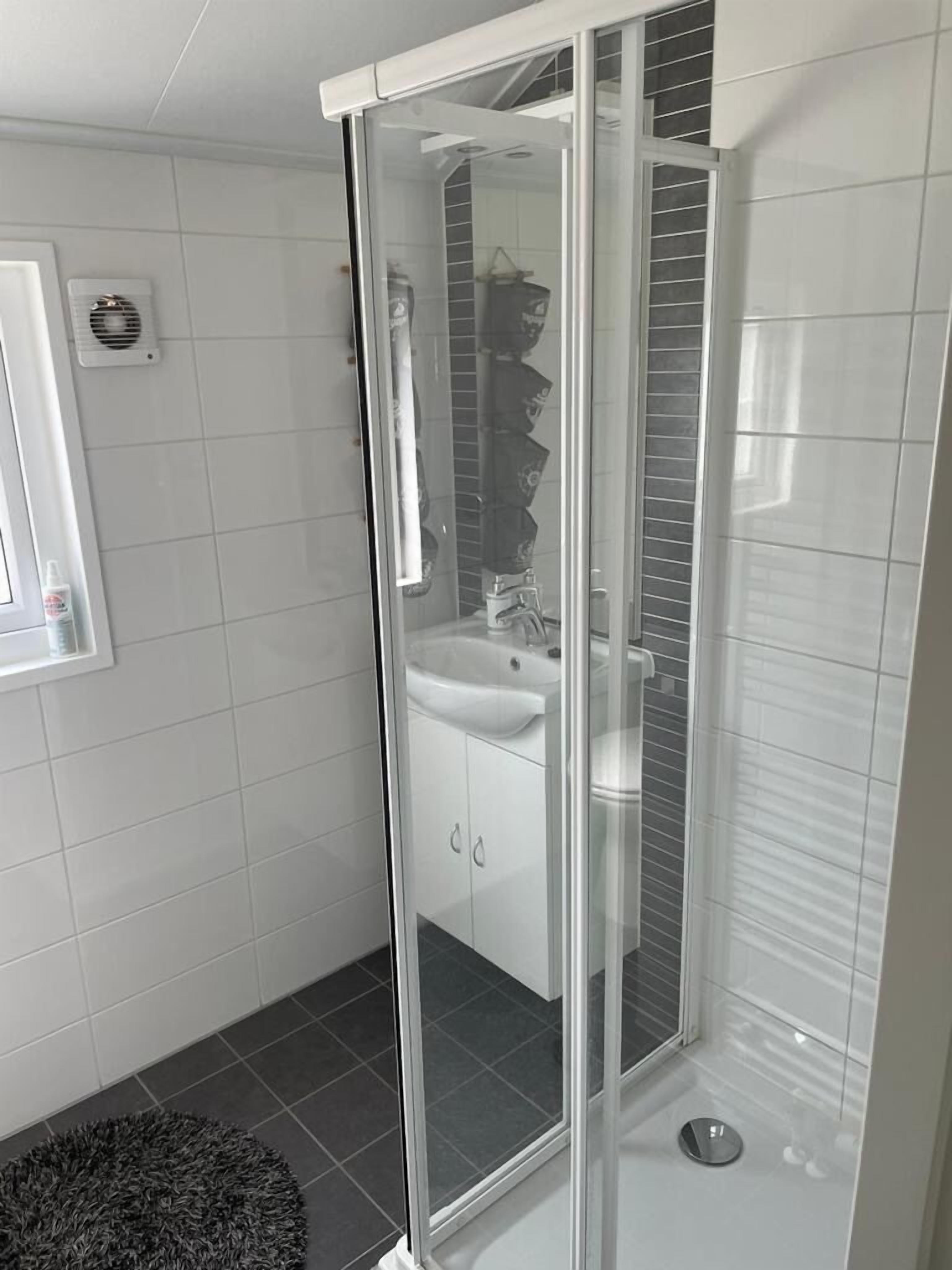 Douche, savon, papier toilette