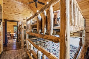 8 bedrooms, iron/ironing board, free WiFi, bed sheets