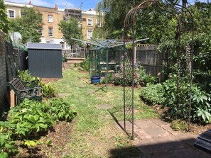 Property grounds - Gorgeous Georgian apartment, 2 King beds and Garden (London)