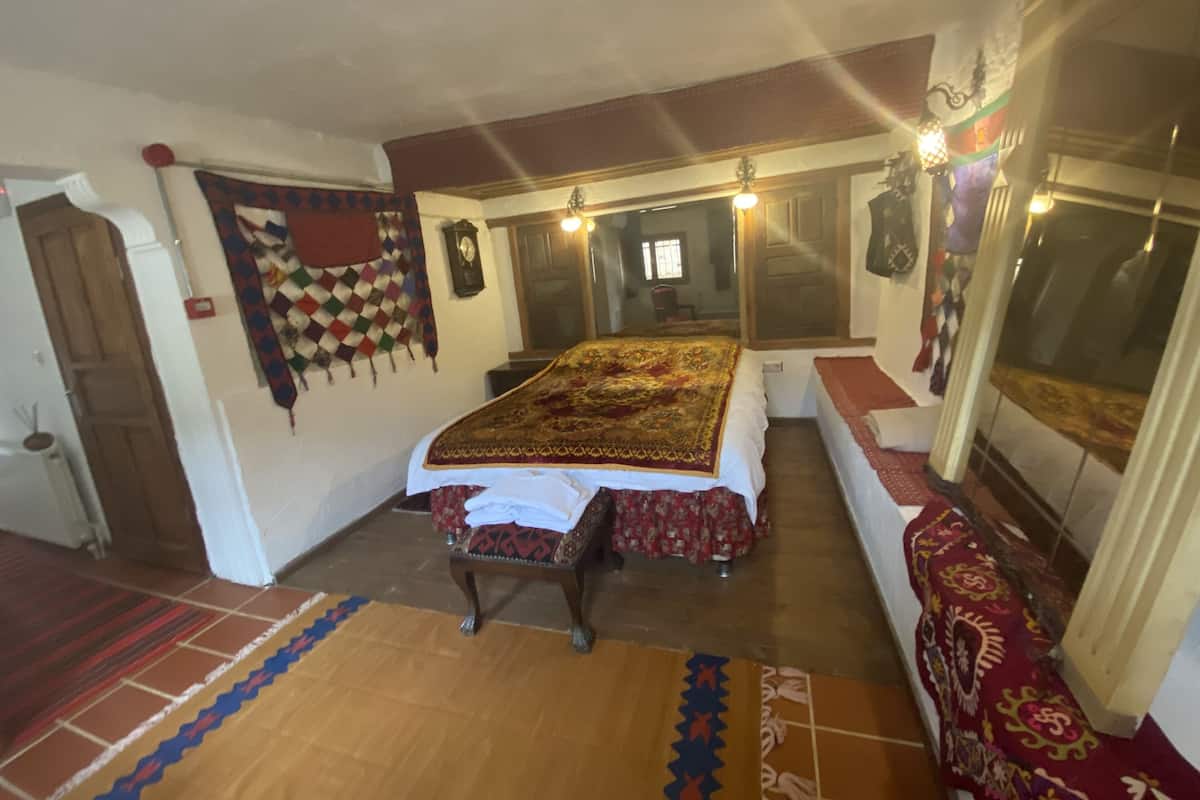 Family Room | Egyptian cotton sheets, premium bedding, individually decorated