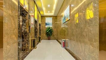 المنشأة من الداخل