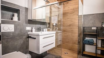 Executive Suite, Private Bathroom, Mountain View | Bilik Mandi