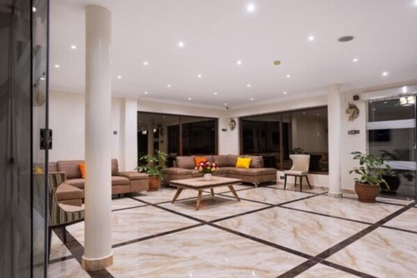 Sala de estar en el lobby