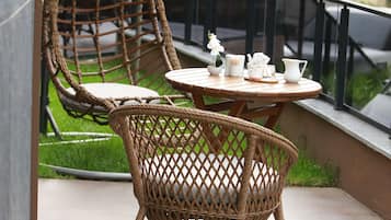 Standard Double Room, 1 Double Bed | Living area