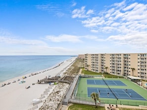 Sport court - TOP FLOOR, Beautiful END UNIT w/ Stunning Views! Free Beach Service (724) (Destin)