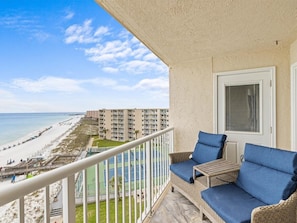Property grounds - TOP FLOOR, Beautiful END UNIT w/ Stunning Views! Free Beach Service (724) (Destin)