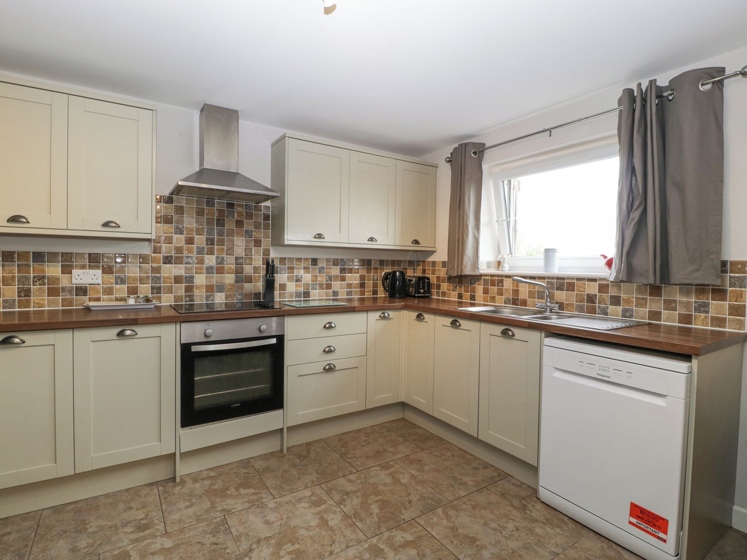 식기 세척기, 조리 도구/접시/주방 기구