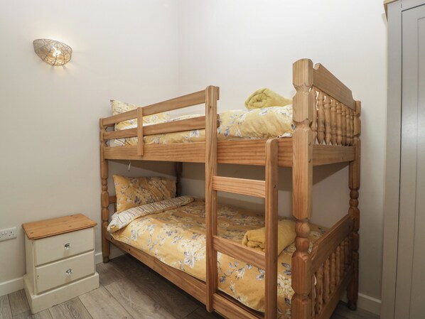 2 bedrooms, individually decorated, individually furnished, free WiFi