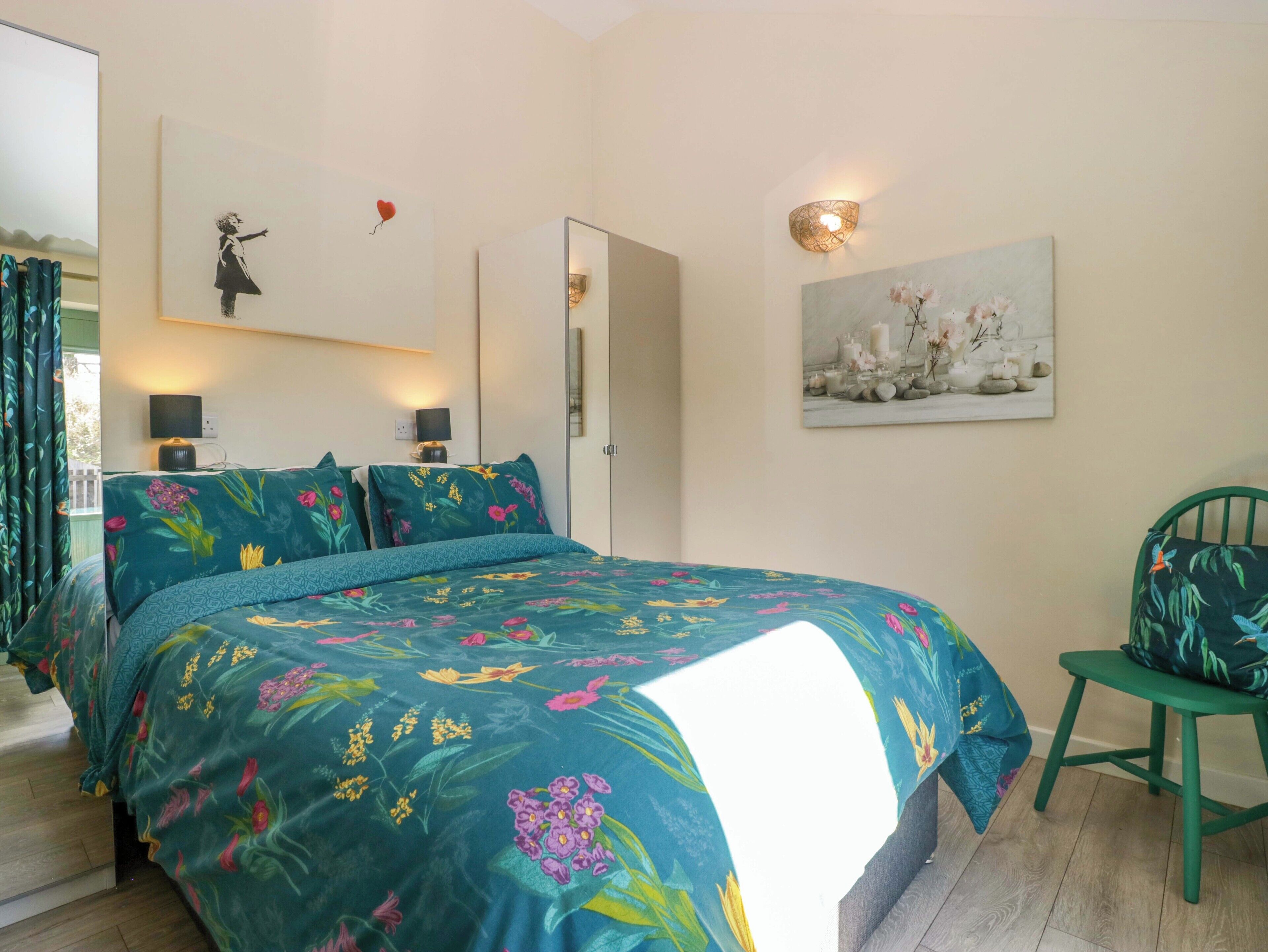 Cottage | 2 bedrooms, individually decorated, individually furnished, free WiFi