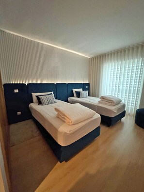 2 bedrooms, iron/ironing board, travel cot, free WiFi