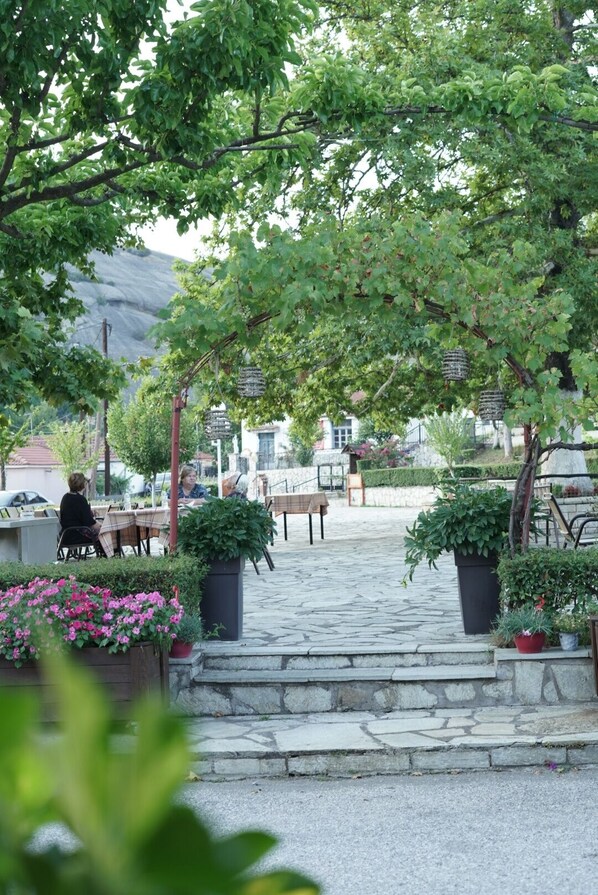 Exterior - Arados Family Residence (Kalabaka)