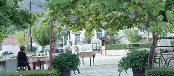 Arados Family Residence