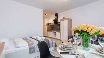 Bügeleisen/Bügelbrett, Babybetten, Bettwäsche