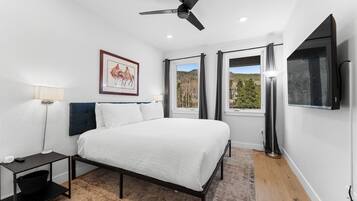 2 slaapkamers, een strijkplank/strijkijzer, gratis wifi, beddengoed