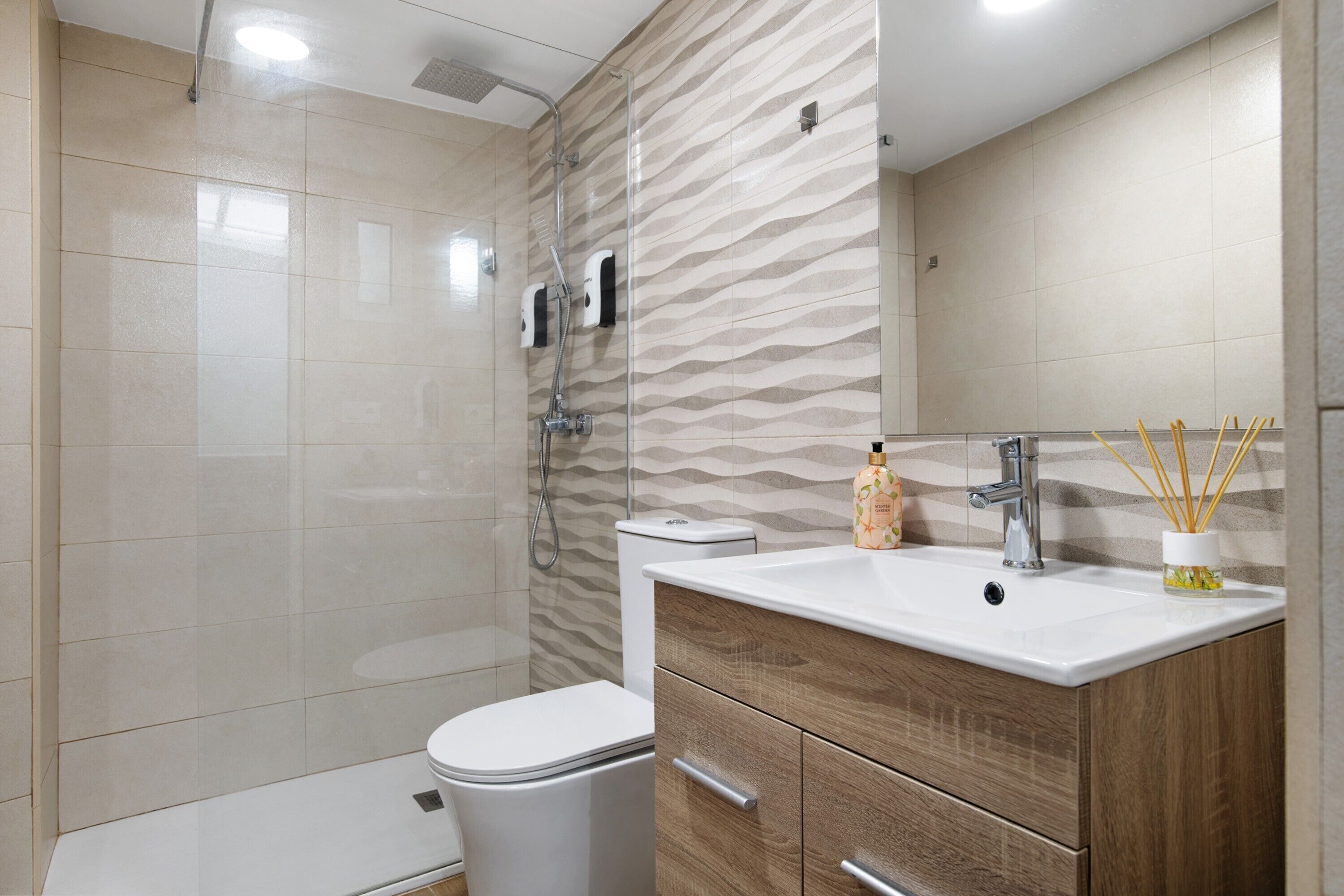 Shower, towels