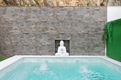 Holiday Home 'Villa Españolillas' with Mountain View, Pool, Terrace and Wi-Fi