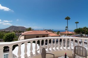 Property grounds - Pet-Friendly Villa Encantada with Sea View & Pool (Arona)