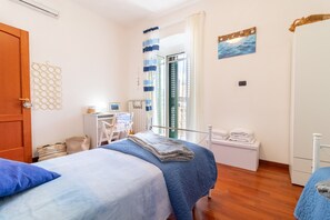 2 bedrooms, iron/ironing board, free WiFi, bed sheets - Apartment 'Acquamarina' with Sea View, Balconies & Wi-Fi (Giovinazzo)