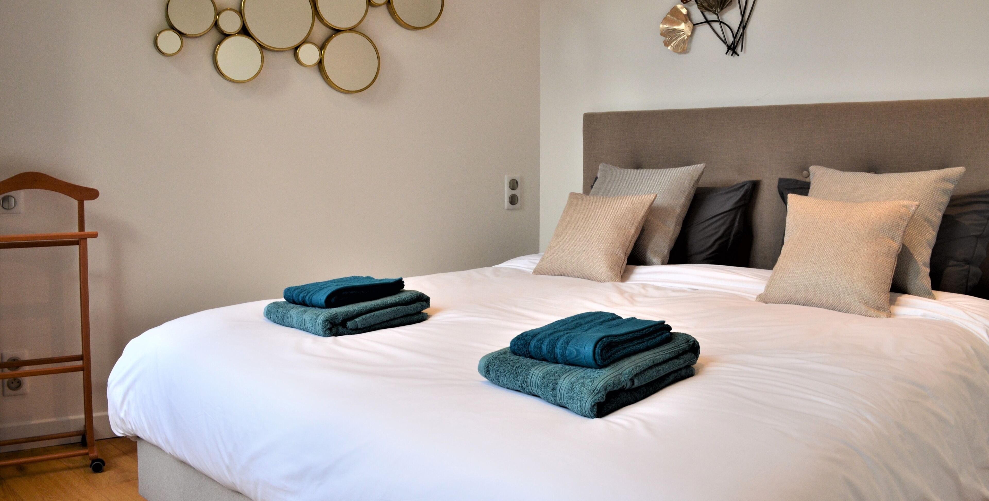 2 bedrooms, in-room safe, iron/ironing board, free WiFi