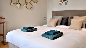 2 bedrooms, in-room safe, iron/ironing board, free WiFi