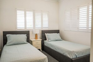 3 habitaciones, tabla de planchar con plancha y wifi gratis 