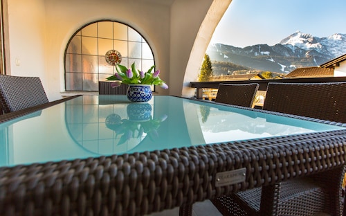 Exclusive holiday apartment with a fantastic view of the mountains