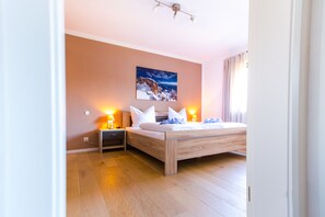 2 makuuhuonetta, vauvan matkasänky, ilmainen Wi-Fi, vuodevaatteet