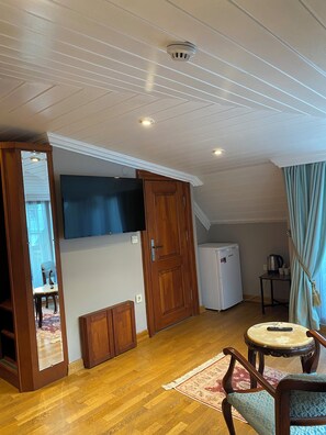 Deluxe Room | Iron/ironing board, free WiFi, bed sheets - Bosphorus Bridge Hotel (Istanbul)