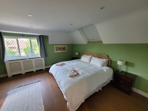 Rumah | 8 kamar tidur, setrika/meja setrika, Wi-Fi gratis, dan seprai linen