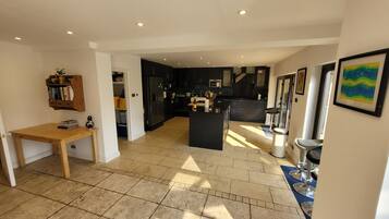 House | Private kitchen | Fridge, microwave, oven, stovetop