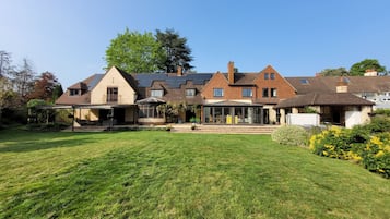 House | Bahagian luar