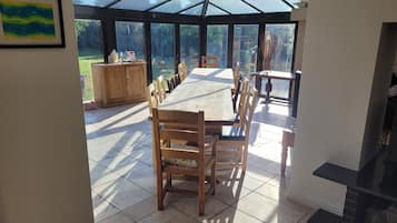 House | Tempat makan