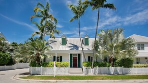 Exterior - **ELEGANT ESCAPE @ THE ANNEX** Lavish Private Home & Pool + LAST KEY SERVICES… (Key West)