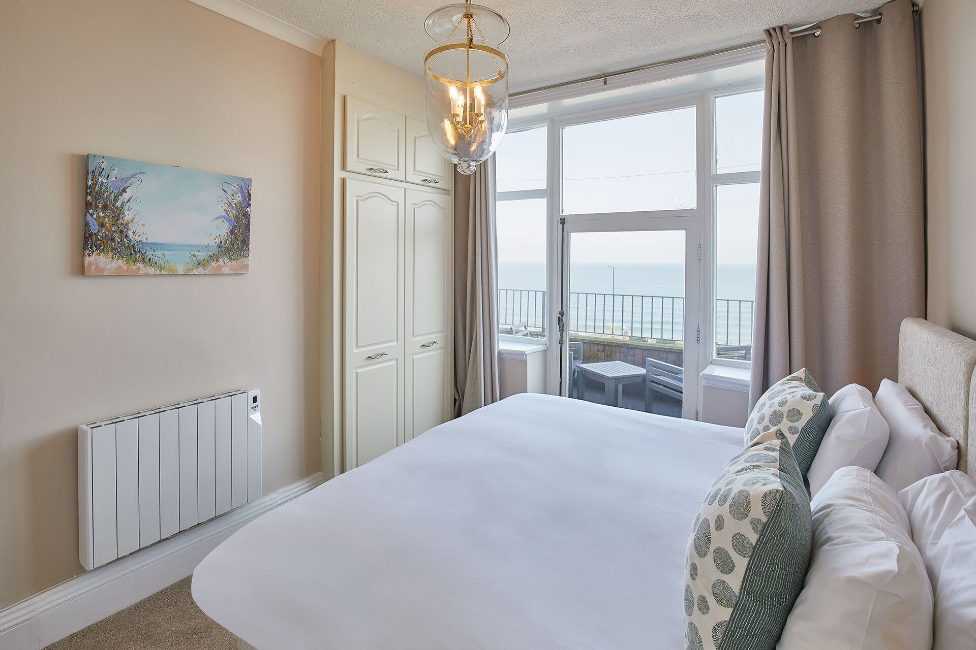 3 عدّة غرف نوم وأغطية فراش متميزة ومكواة/لوح كي وواي فاي مجانًا