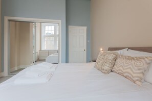 Apartment, 1 Bedroom (2nd Floor) - Royal Mile Mansions by Edinburgh City Apartments (Edinburgh)