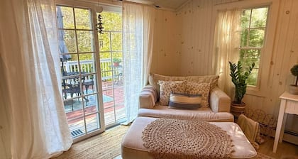 Charming Waterfront Cape Cottage with Private Beach and Beautiful Water Views