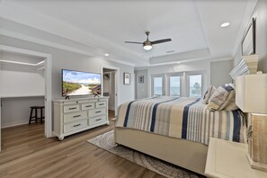 5 bedrooms, desk, iron/ironing board, free WiFi