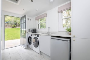 Nhà, nhiều giường | Bếp riêng | Tủ lạnh, lò vi sóng, lò nướng, bếp nấu